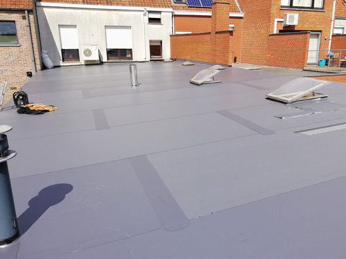 Dakbedekking in PVC te Bissegem